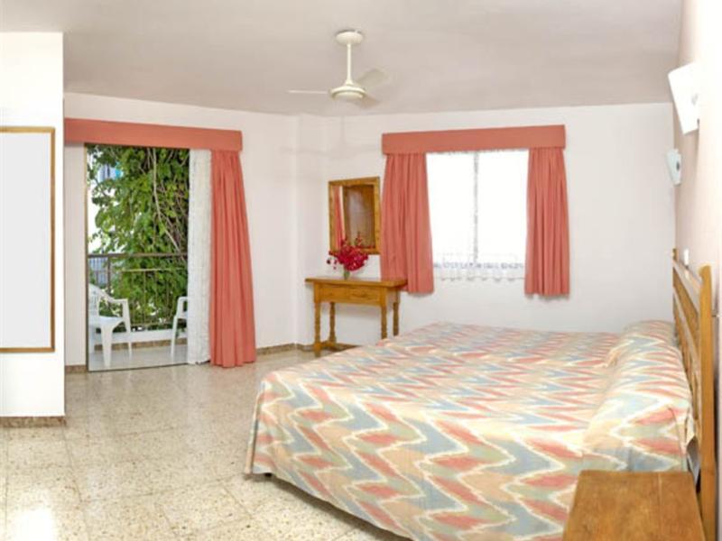 Manolita Gasthuis San Antonio (Ibiza)